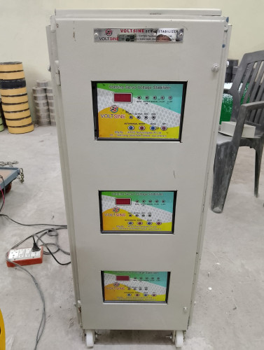 Three phase air cooled servo voltage stabilizer